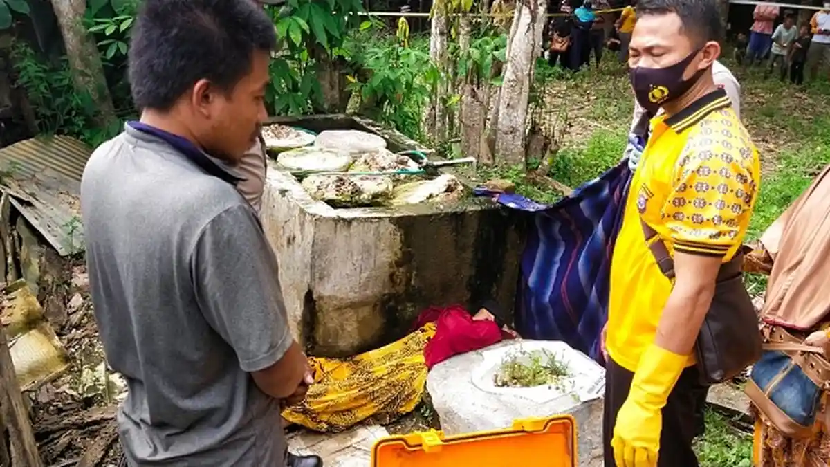 Ember Nyangkut saat Timba Air, Ternyata Ada Mayat Lansia 82 Tahun di Dasar Sumur