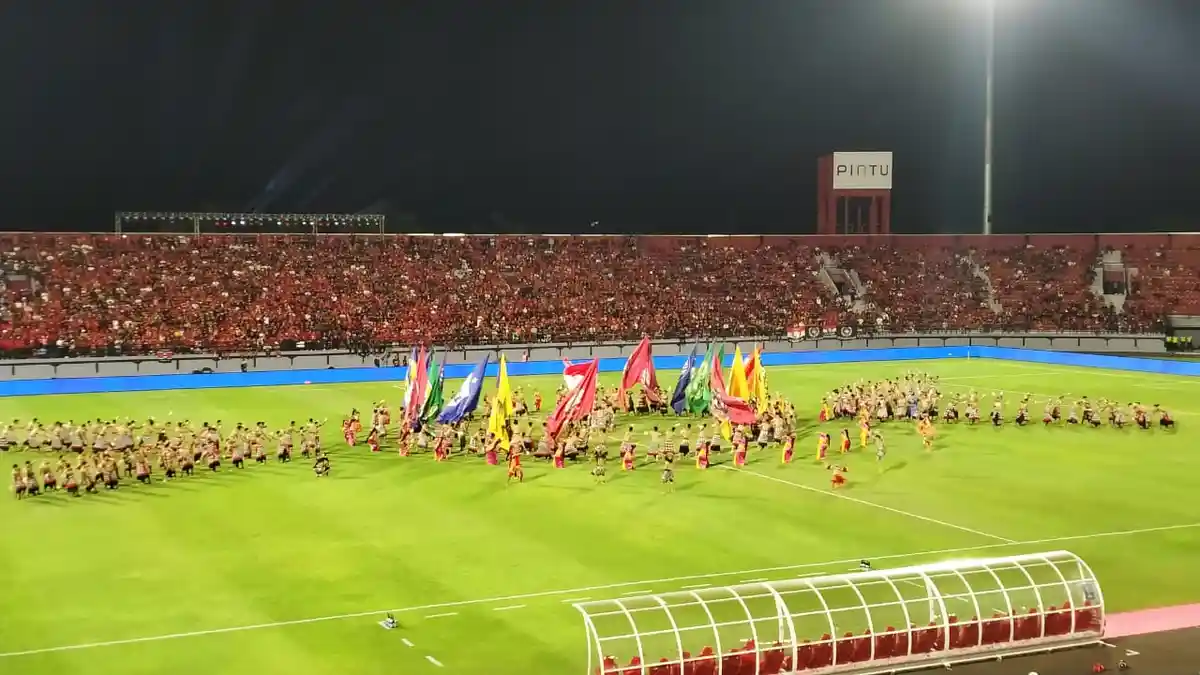 Melawat ke Stadion Wayan Dipata, COO RANS Darius Sinathrya Beri Pujian bagi Kandang Bali United