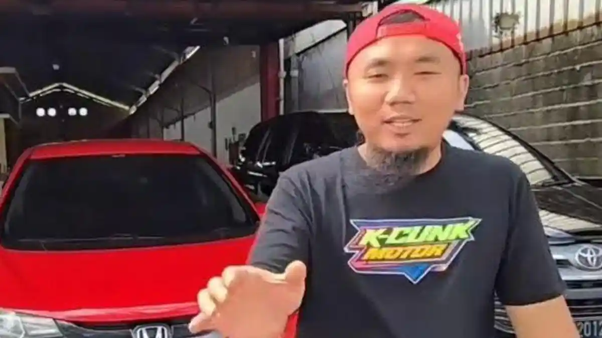 Gigit Dada Rekannya hingga Membekas, YouTuber Nyentrik Diringkus Polisi
