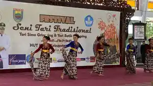 Pemerintah-Kabupaten-Batang-menggelar-festival-tari-tradisional-meng.jpg