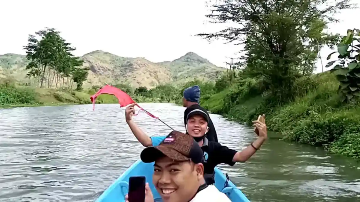 Susur Sungai Junjung Tulungagung Tawarkan Pemandangan Perbukitan Gua Pasir sampai Candi Dadi