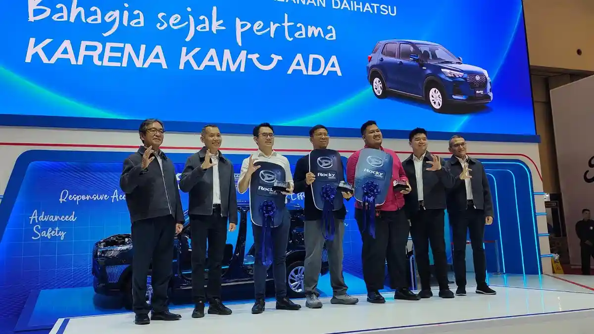 Daihatsu Mulai Serah Terima Unit Rocky Hybrid ke Pembeli