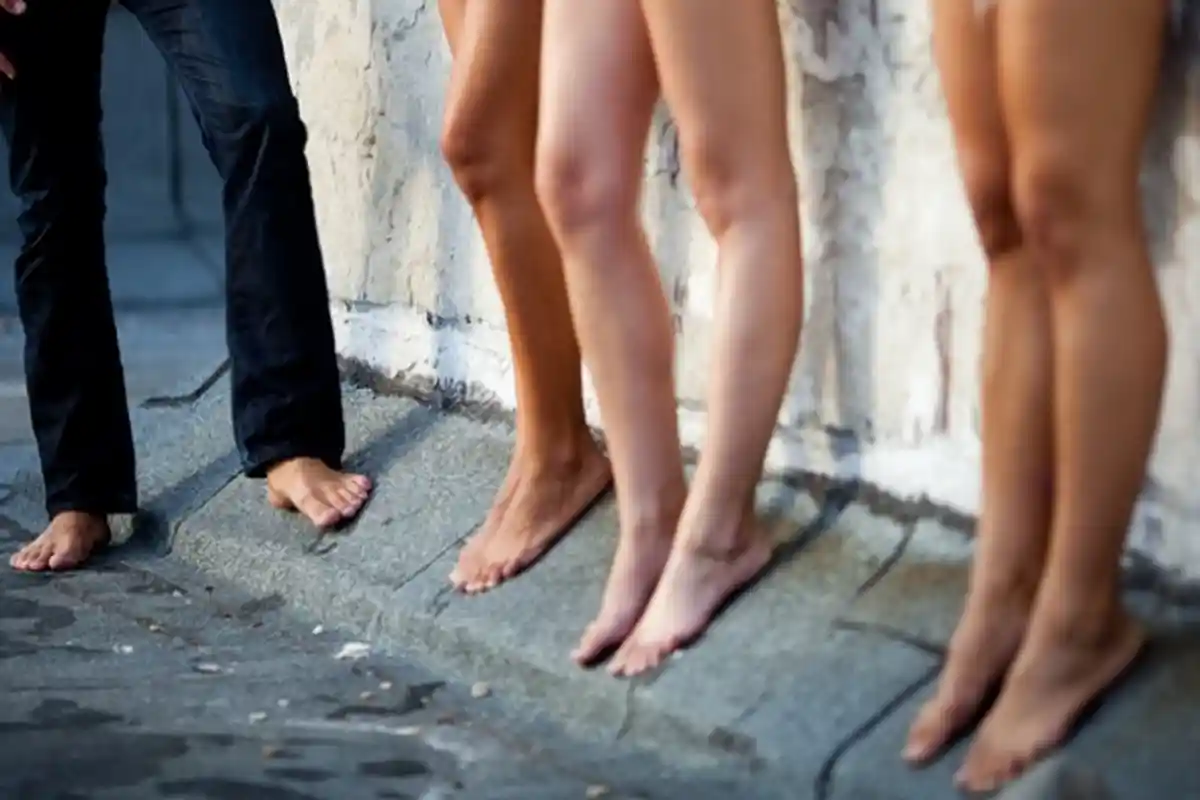 Heboh Mahasiswi di Bali Ini Jual Temannya ke Om-Om via WA, Ni Putu CS Pasang Tarif Segini