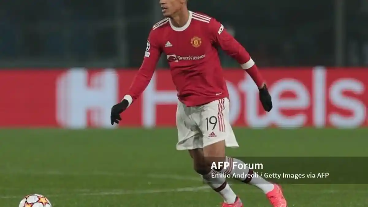 Manchester United: Raphael Varane Harus 'Parkir' Satu Bulan
