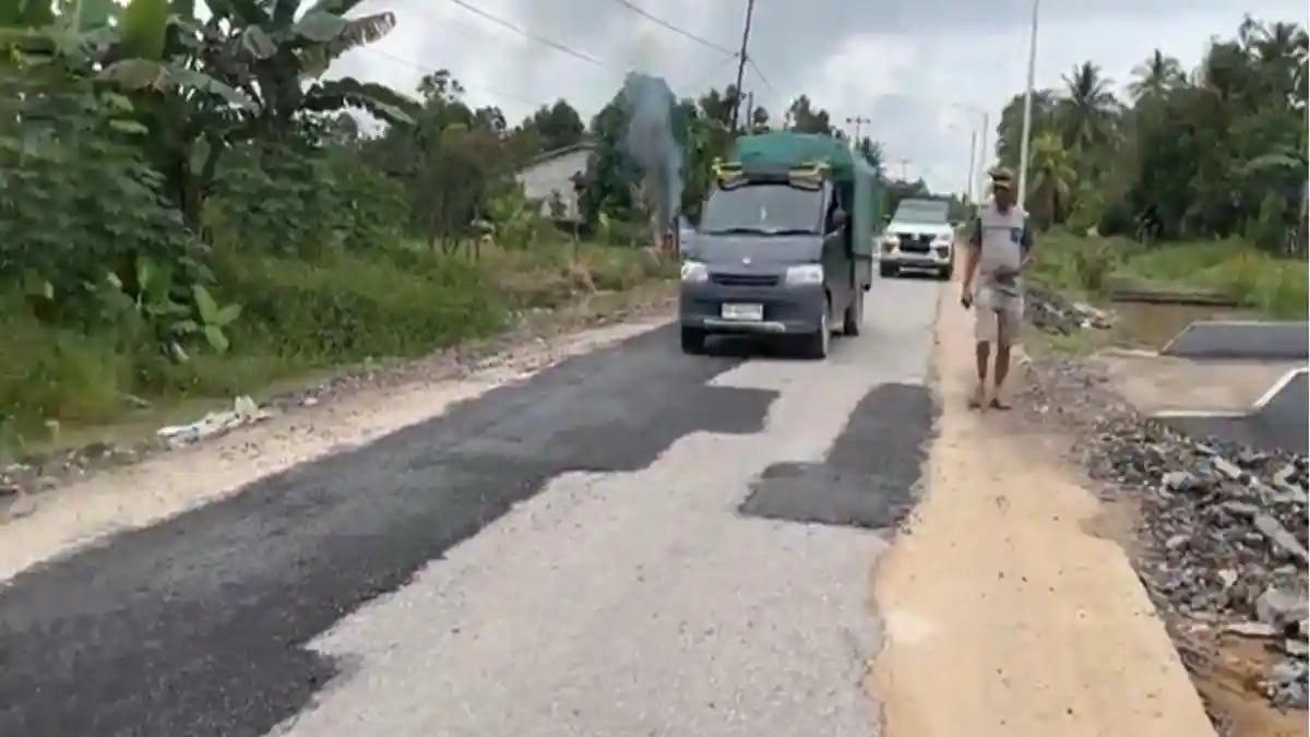 Akses Menuju Taman Wisata Bahari Ruas Jalan Rambayan-Sentebang Dilebarkan