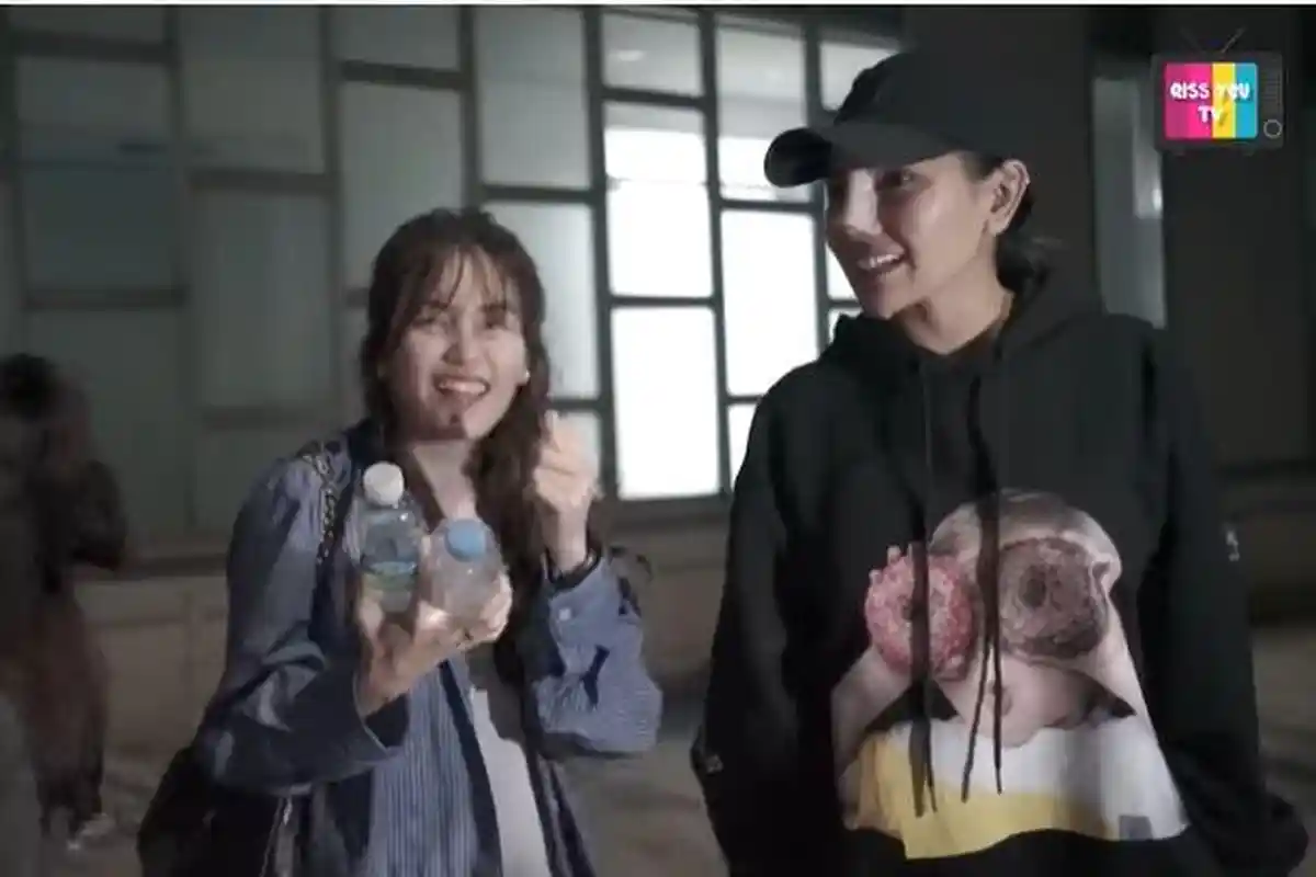 Nikita Mirzani Curhat ke Ayu Ting Ting, Sebut Lolly Anak Hilang