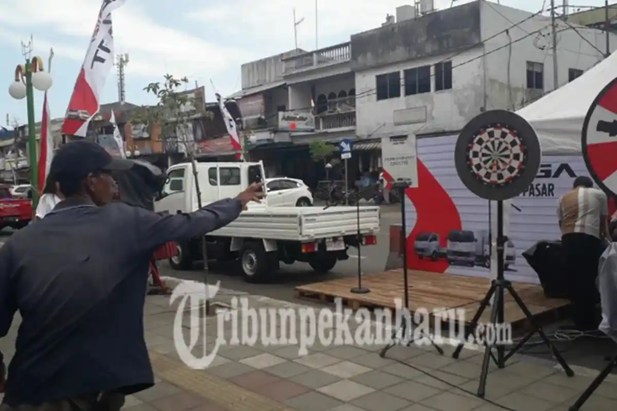 Gerebek Pasar Isuzu Traga di Kota Padang Mengedukasi Warga
