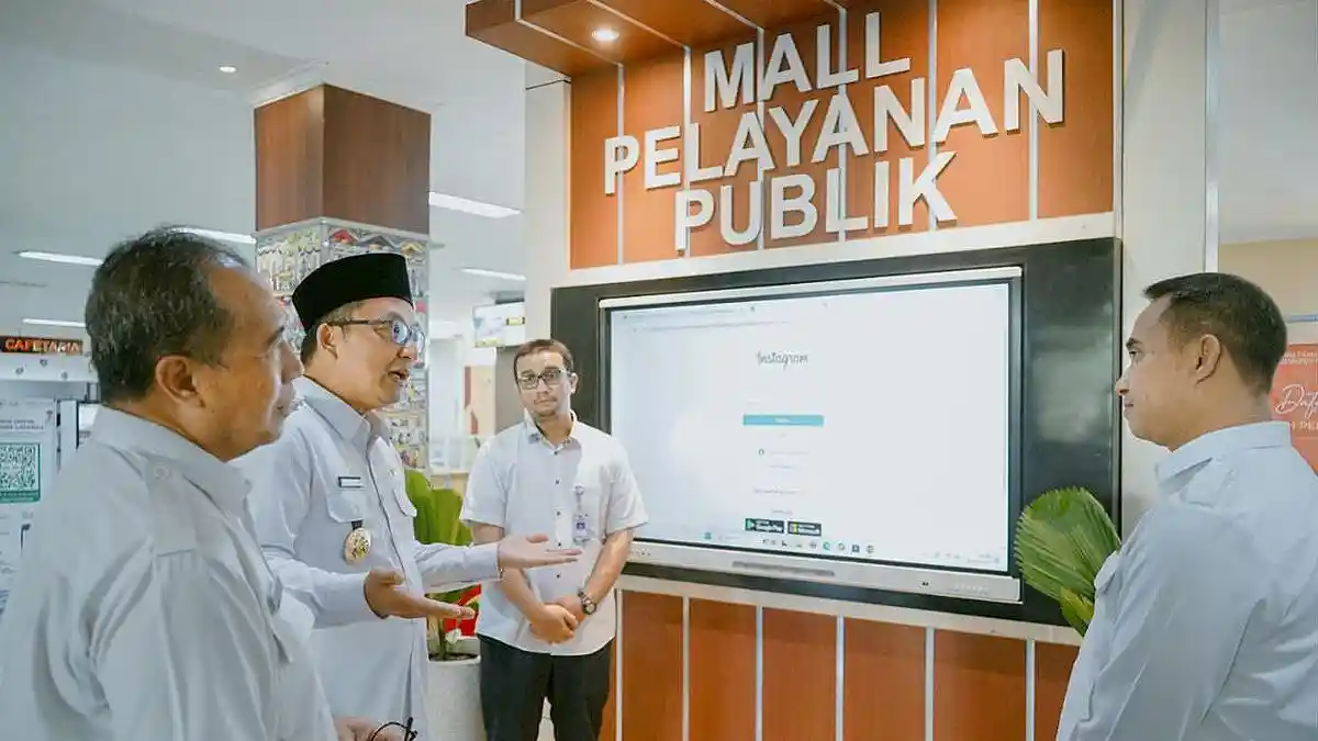 Pemkab Gresik Sabet Penghargaan Opini Kualitas Tertinggi dari Ombudsman RI