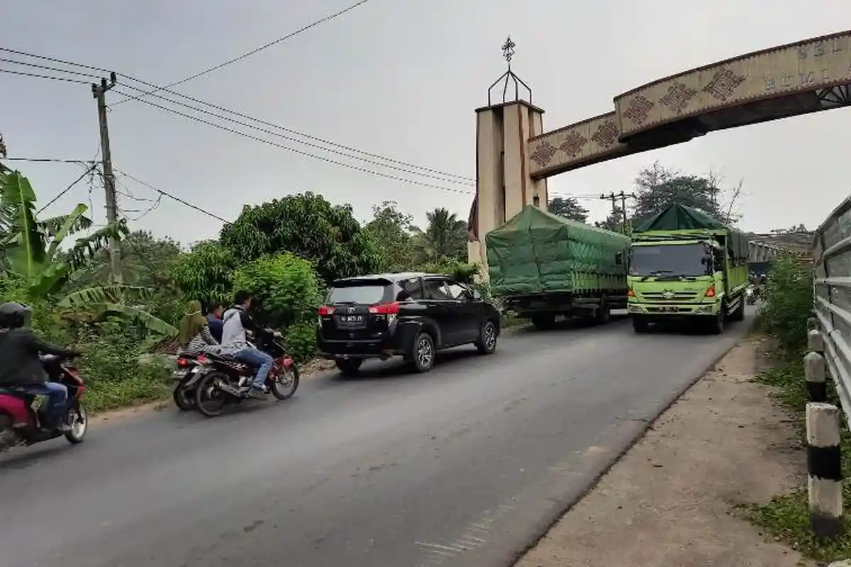 Lalulintas di Jalinsum Jembatan Way Sekampung Lampung Selatan Ramai Lancar Usai Bertumpu 1 Jembatan
