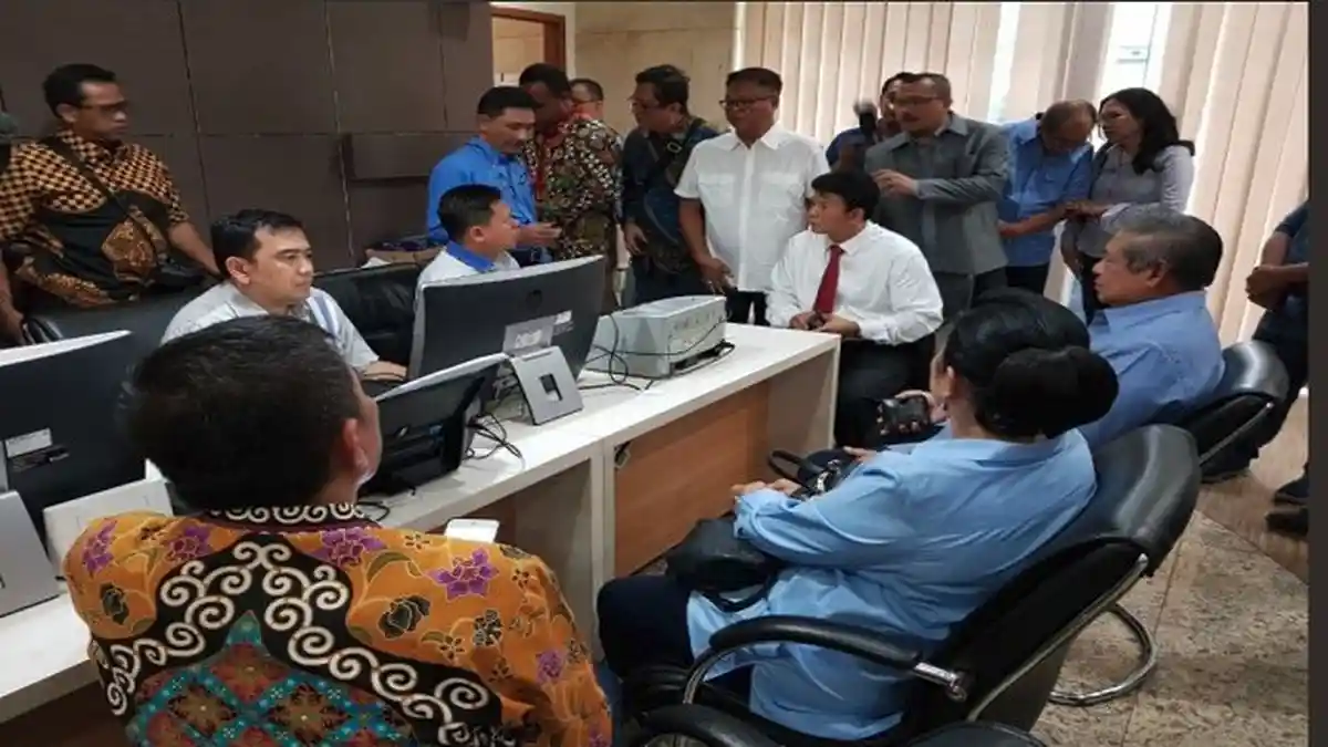 Namanya Disebut di Sidang Korupsi e-KTP, SBY Polisikan Pengacara Novanto: Its My War