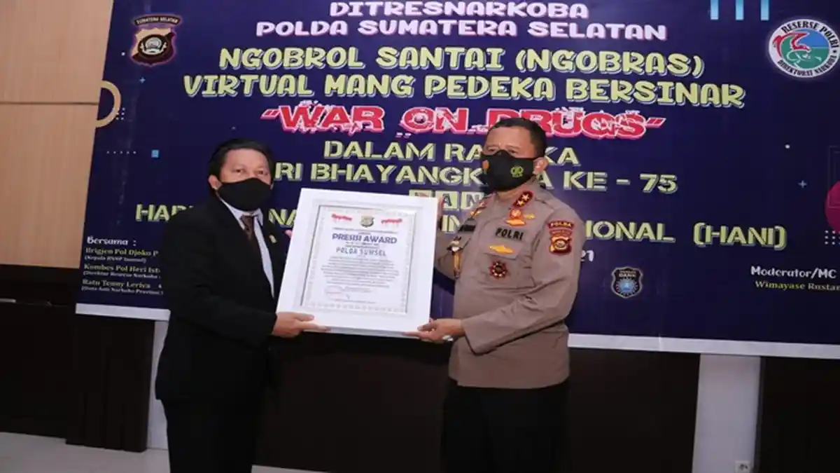 Jalankan Program Presisi Kapolri, Kapolda Sumsel Diganjar Dua Penghargaan dari Lemkapi