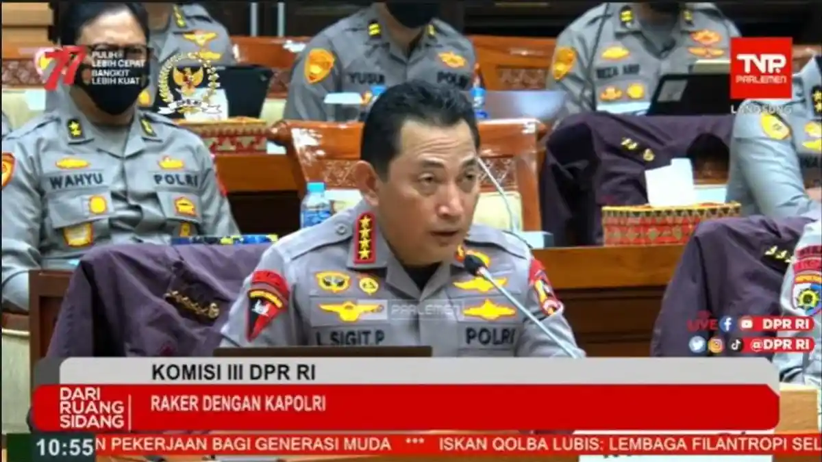 Kapolri Sebut Sambo Serahkan Pistol ke Bharada E saat Brigadir J Sudah Terkapar Bersimbah Darah