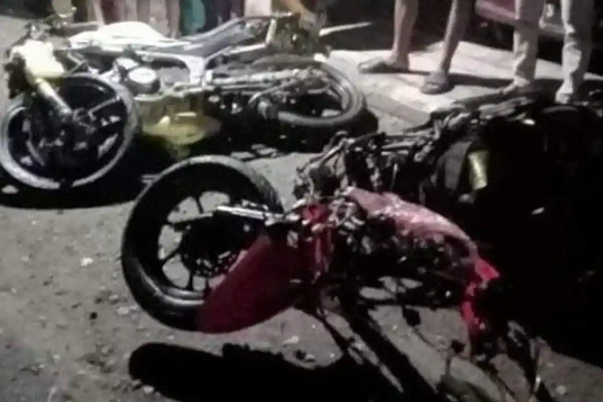 Kecelakaan Maut di Gresik, Keluar Menuju Masjid, Pengendara Scoopy Ditabrak Kawasaki Ninja, 2 Tewas