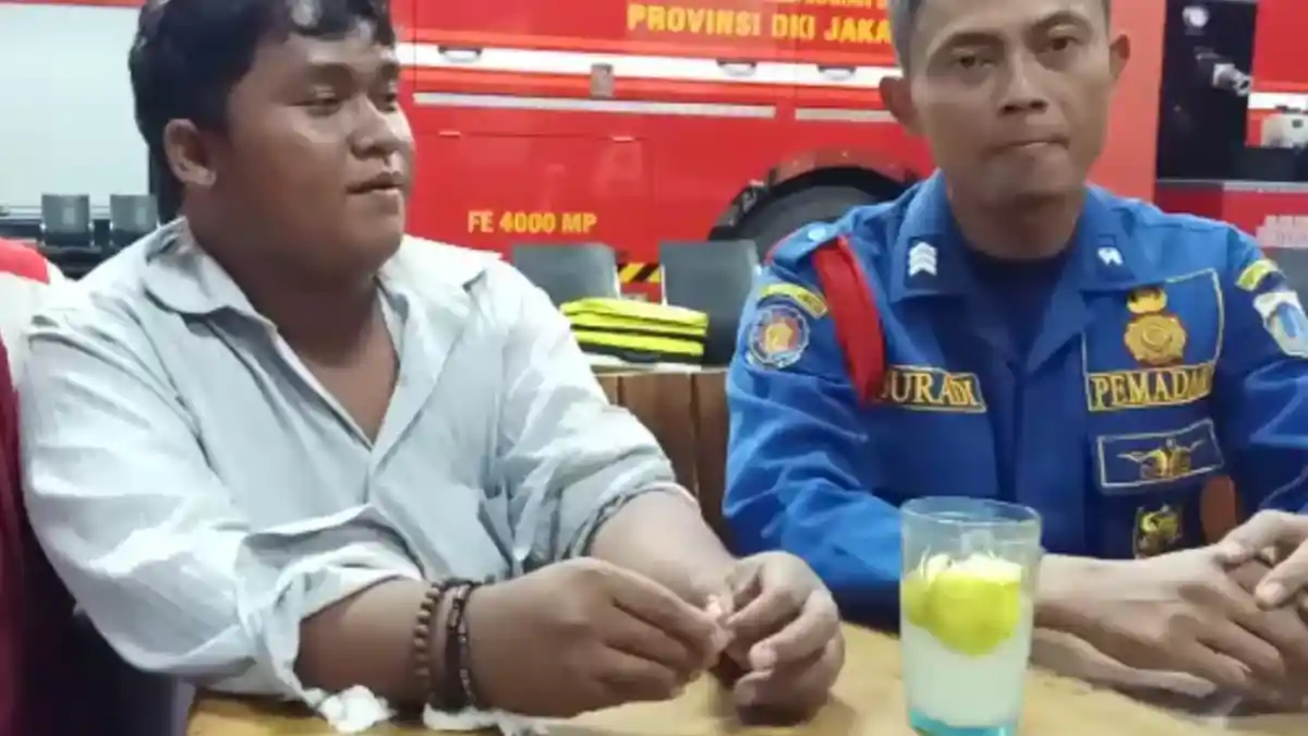 Ikuti Saran Dokter, Rio Minta Bantuan Pemadam Lepas Cincin yang Nyangkut di Jari Manisnya