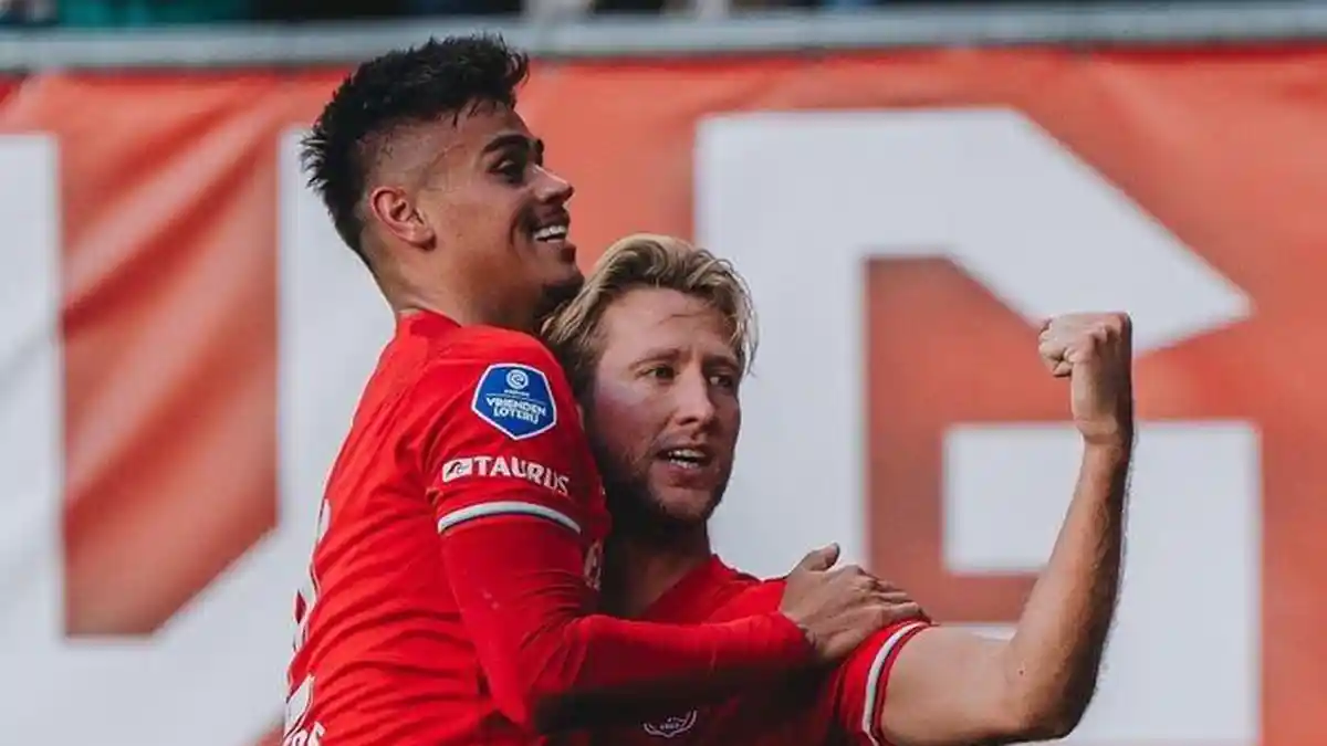 Mees Hilgers Menuju Liga Inggris, Dilaporkan Akan Gabung Crystal Palace