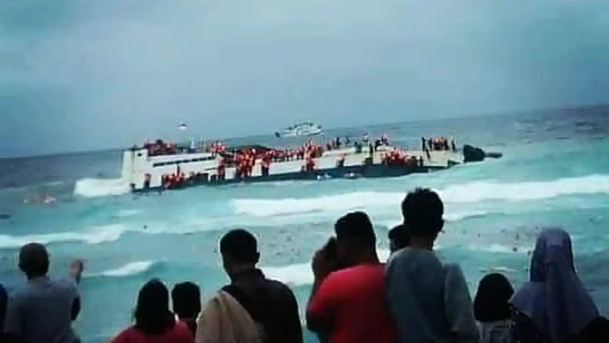 Tersangka Kasus Karamnya Kapal Lestari Maju Berkeliaran di Warkop, Ini Kata Kajari Selayar