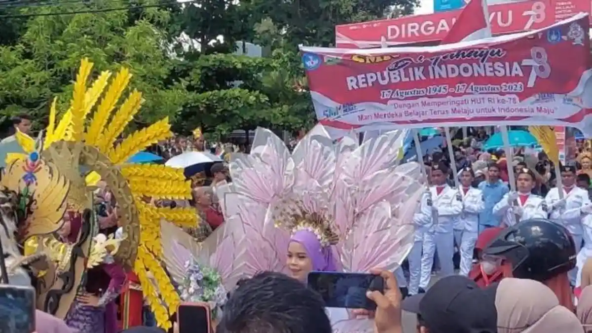 Ribuan Pelajar Meriahkan Pawai Alegoris HUT ke-78 RI di Langsa
