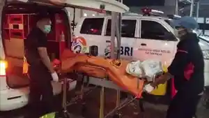 Jasad-perempuan-bawa-boneka-kuning-tiba-di-Kamar-Pemulasaran-Jenazah.jpg