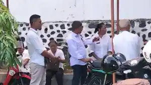 Demo-guru-di-Ende.jpg