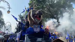 Keramaian-bobotoh-dalam-Pawai-Juara-Pancatakhta-Persib-Bandung.jpg
