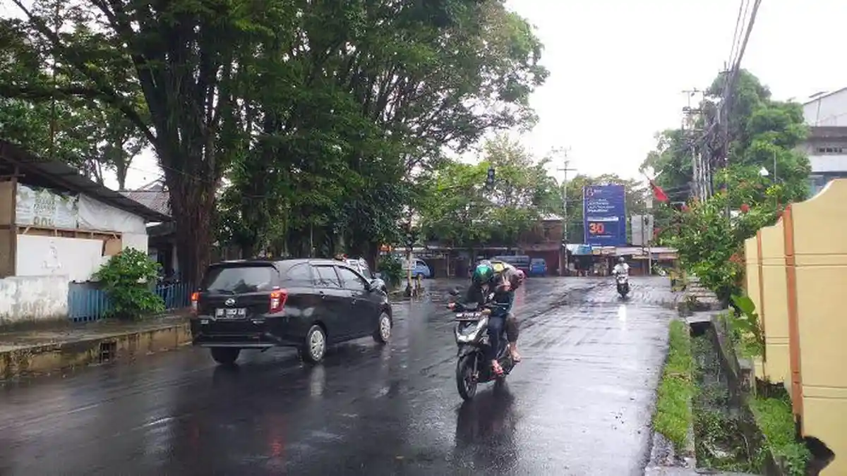Hujan Guyur Manado Sejak Kemarin, Warga Tunda Keluar Kota