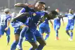 geoffrey-wander-persib-bandung-persela-menang.jpg