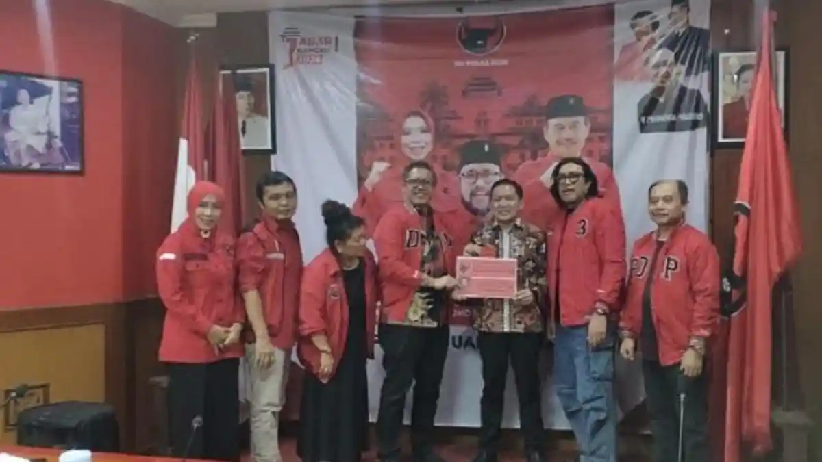 Calon Wali Kota Bogor Dokter Rayendra Resmi Gabung PDIP, KTA Langsung Jadi