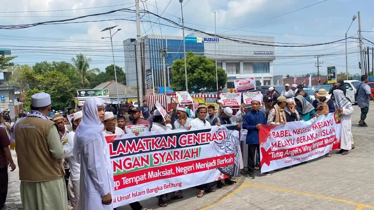 Aksi Damai Aliansi Umat Islam Bangka Belitung Minta Angel's Wing Ditutup