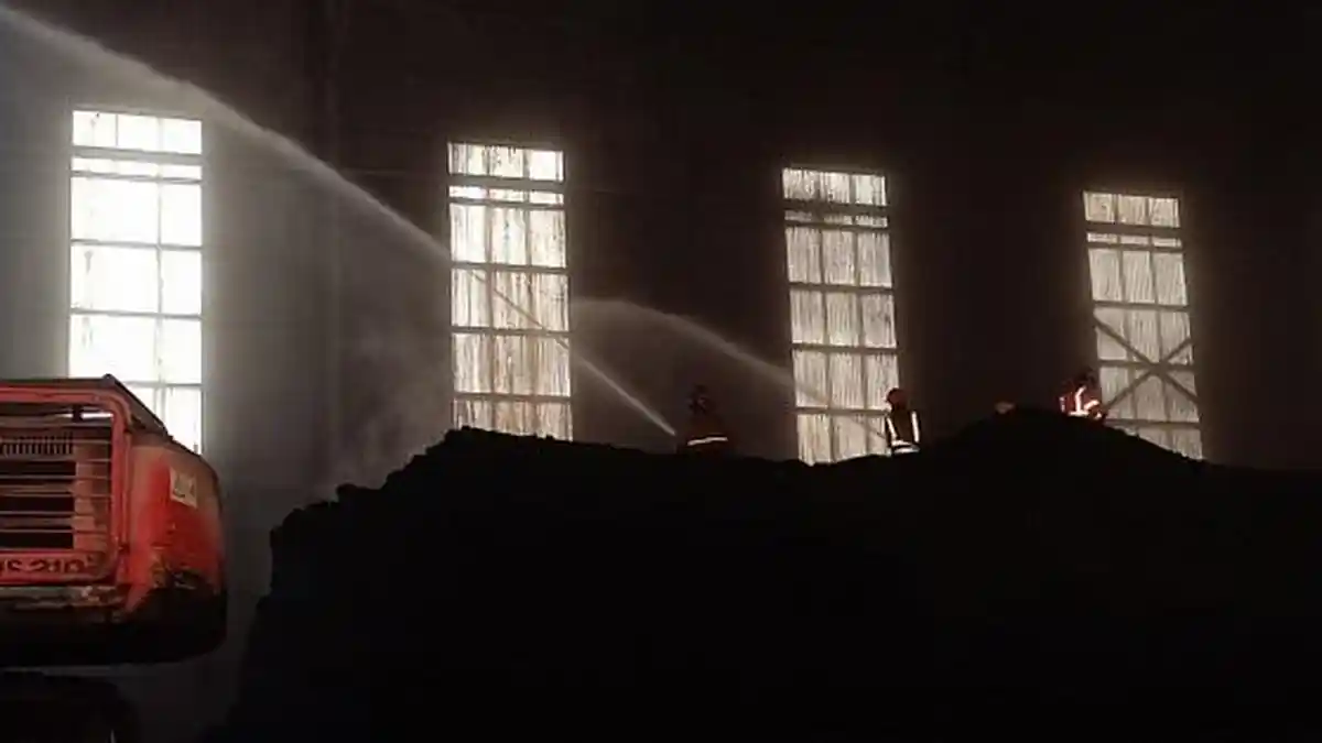 Gudang Penyimpanan Batu Bara di Lhoknga Aceh Besar Terbakar, Diduga Dampak Teriknya Cuaca