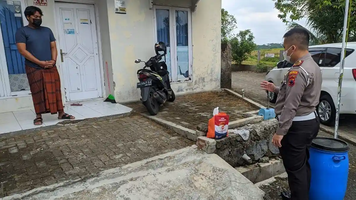 Kapolresta Banyumas Kirim Sambako dan Vitamin bagi Jurnalis yang Jalani Isoman akibat Positif Covid