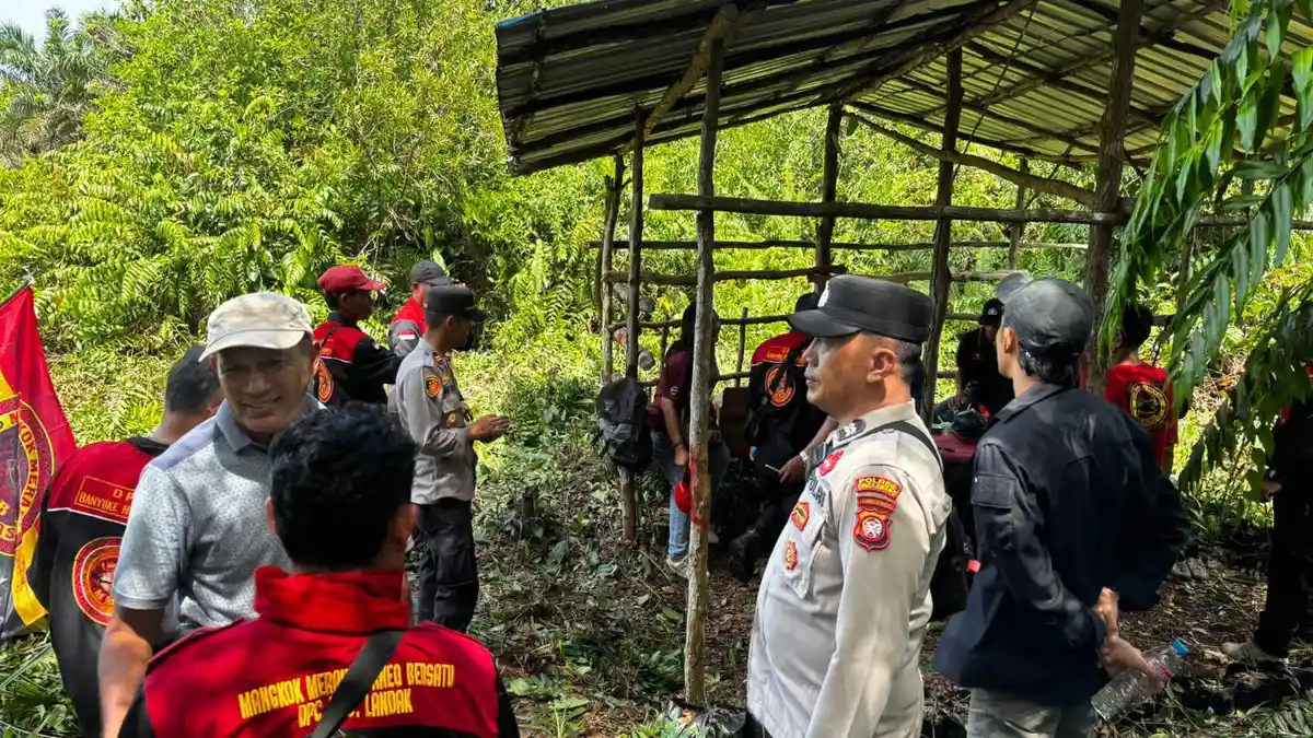 Kapolsek Singkawang Selatan Pimpin Pengamanan Ritual Adat Dayak Pamabakng, Situasi Aman dan Kondusif - Tribunpontianak.co.id