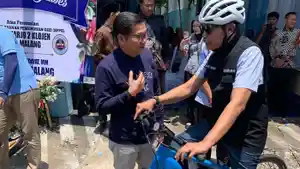 Wali-Kota-Malang-Wahyu-Hidayat-naik-sepeda-ke-kantor.jpg