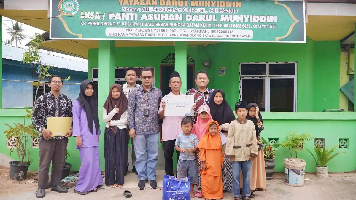 Cahaya Ramadan Penuh Berkah, PLN Batam Salurkan 650 Paket Sembako