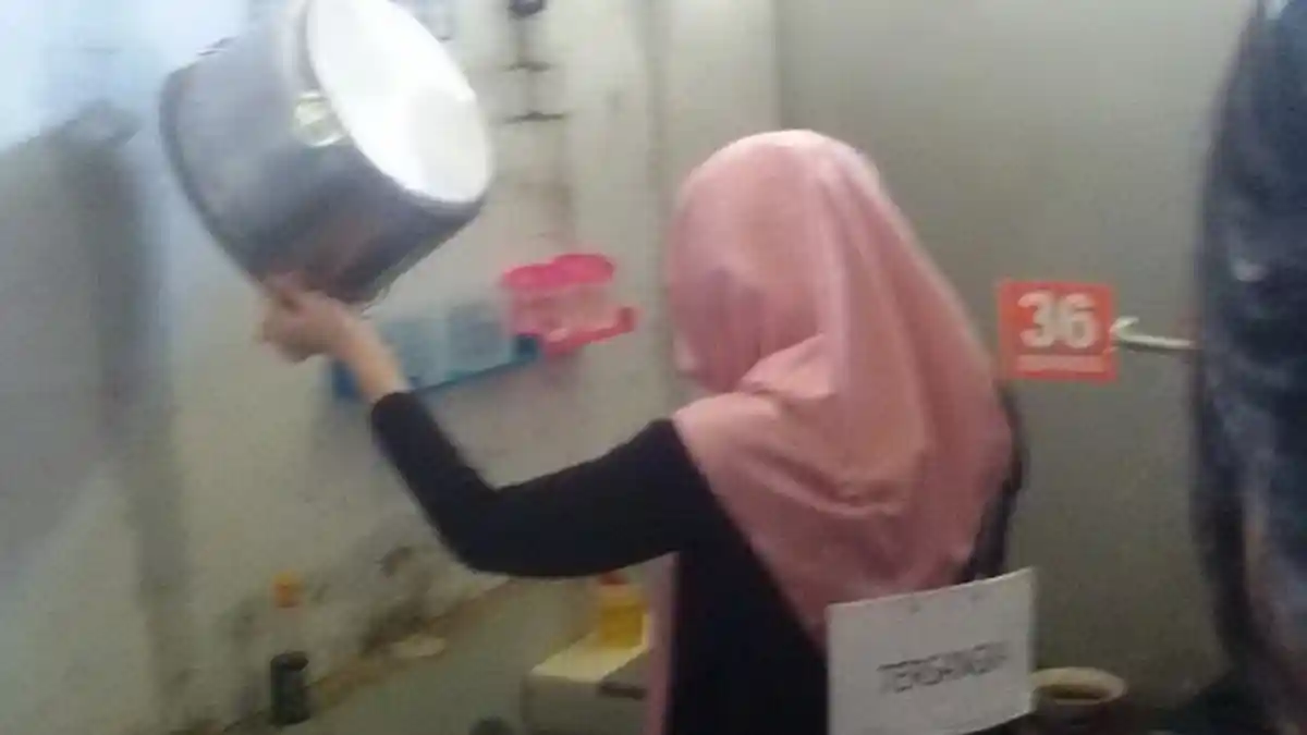 Temukan Bayi Dalam Freezer, Wanita Ini Langsung Panggil Suaminya dan Begini Kejadian Selanjutnya
