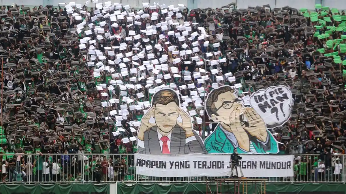 Fans PSS Sleman Bentangkan Spanduk dan Bikin Koreografi Tentang Kekecewaannya