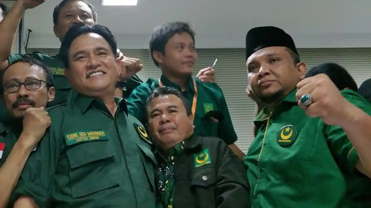 Yusril  Ihza Mahendra Tantang KPU Coret Dirinya Sebagai Caleg DPR RI