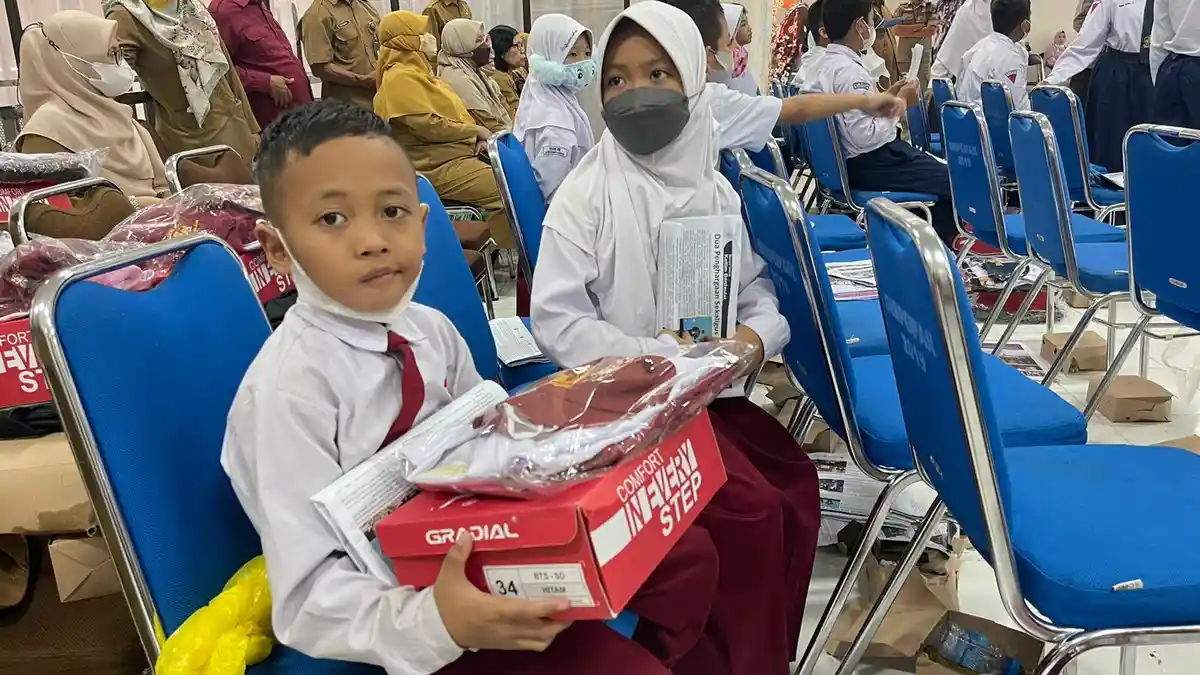 Gegara Program Seragam Gratis, Toko Penjual Seragam Sekolah Sepi Pembeli