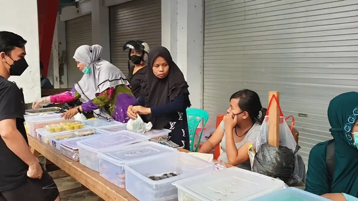 Ragam Jenis Kue Takjil di Kantin Ramadhan Masjid Al-Jihad Siau Sitaro