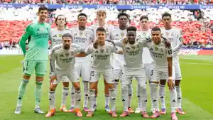 banjarmasin/Pemain-Real-Madrid-melakukan-sesi-foto-bersama-sebelum-melawan-Atletico-Madrid-di-Liga-Spanyol.jpg
