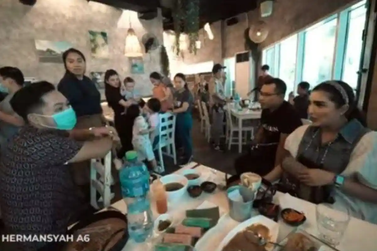 Atta Halilintar Berikan Kado Mewah di Ulang Tahun Azriel Hermansyah, Aurel: Itu Dia yang Minta