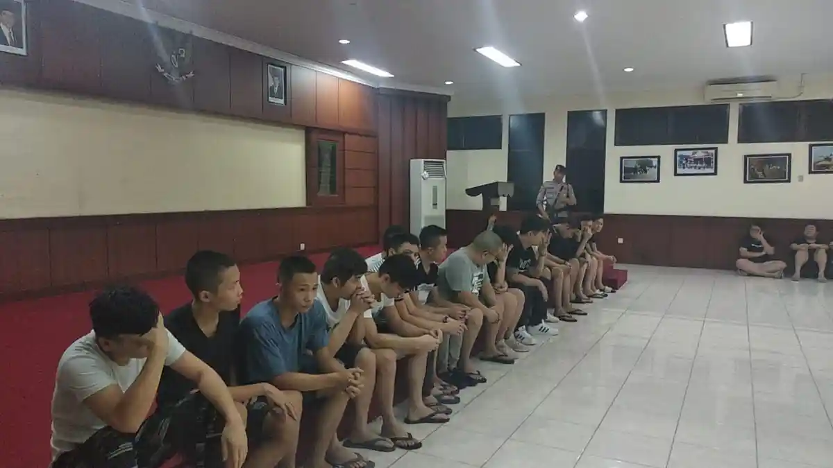 Dilengkapi 3 Pintu Misterius, Begini Cara Polisi Masuk Markas Penjahat Siber di Batam