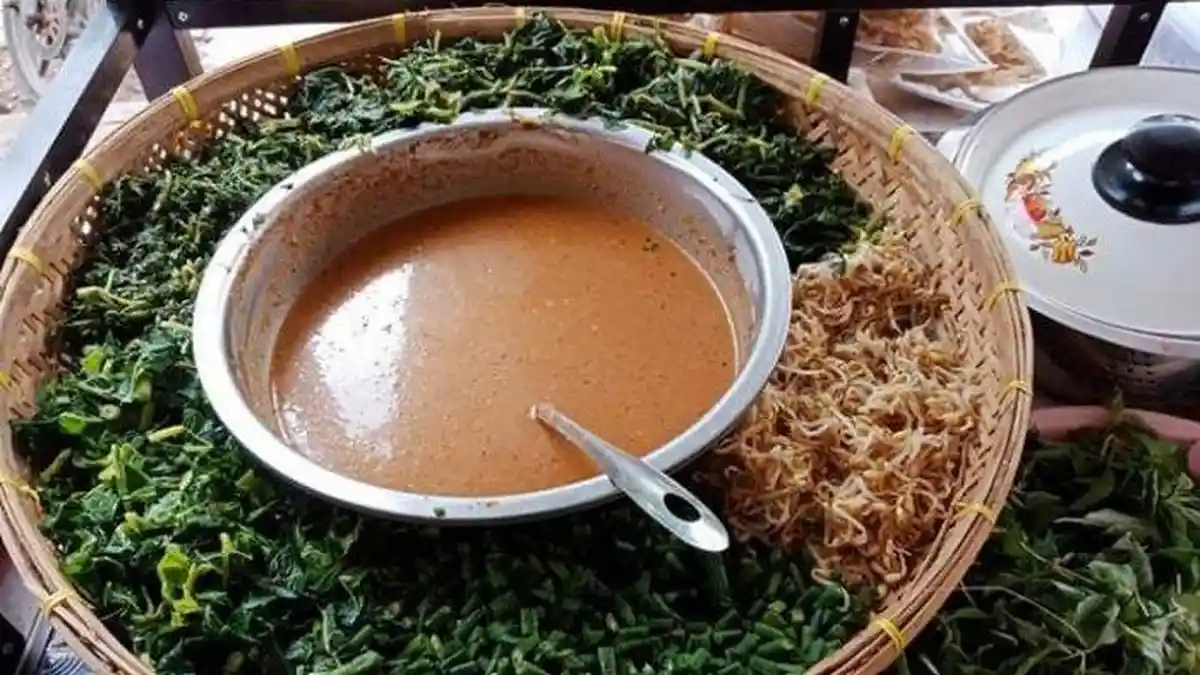 Kuliner Lampung, Pecel Khas Kediri Mam Micke Cuma Rp 10 per Porsi