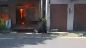 Sebuah-rumah-warga-Desa-Tanisi.jpg