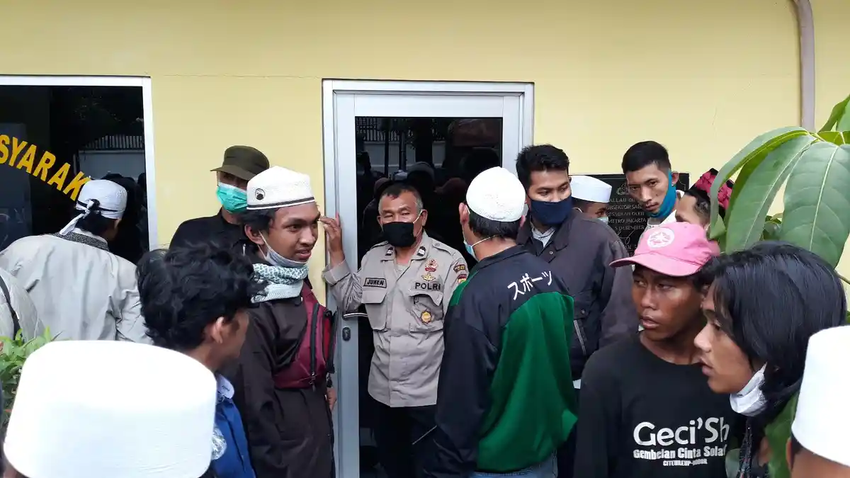 Kehilangan Ponsel, Sejumlah Pendemo di Kedubes Perancis Datangi Pos Polisi Sabang