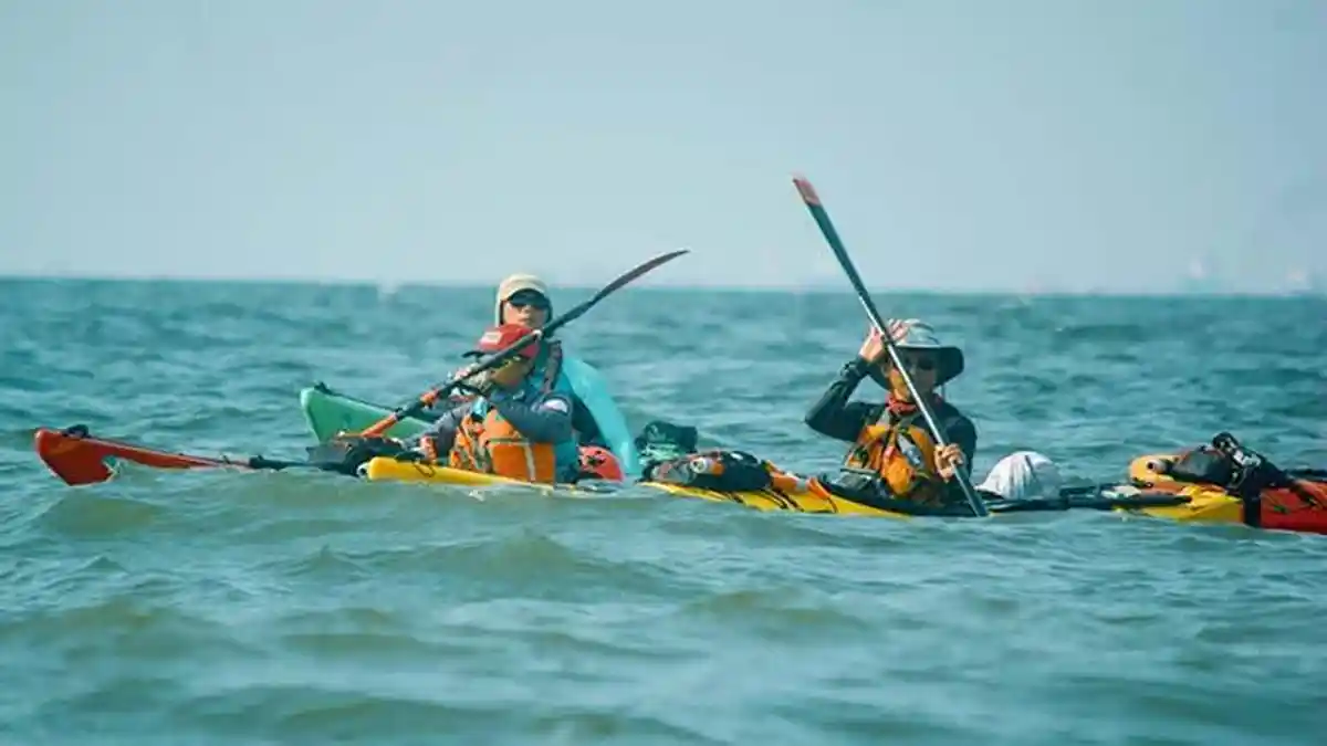 Flores Sea Kayak Expedition, Dayung Kayak Mengitari Pulau Flores NTT