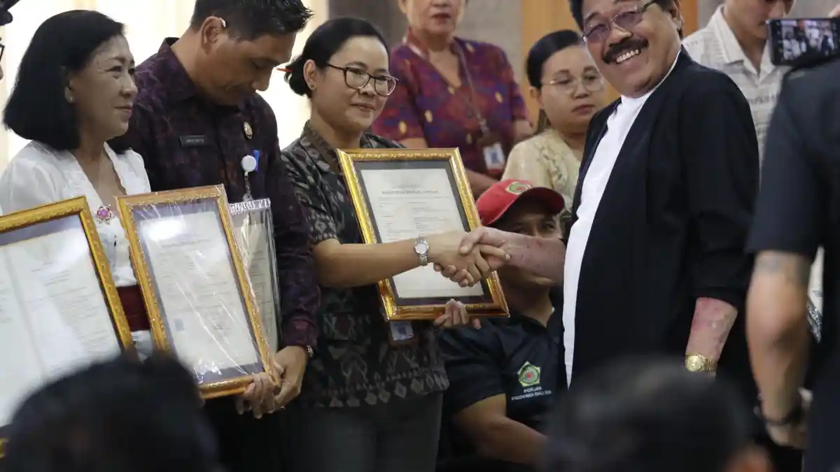 Karya Ilmiah dan Inovasi Pelayanan Publik Terima Penghargaan BRIDA Gianyar