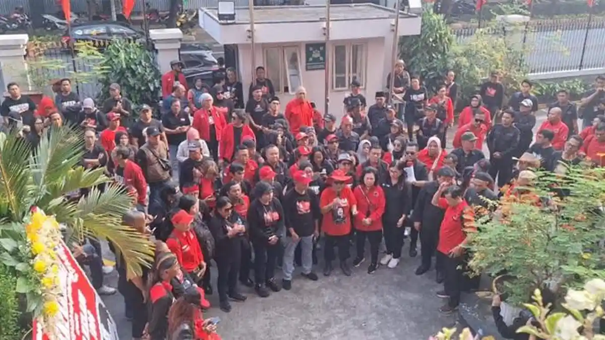 PDIP Tabur Bunga di Kantor DPP Jakarta, Peringati 29 Tahun Peristiwa Kudatuli