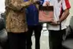 Sabar Gorky Dapat Penghargaan