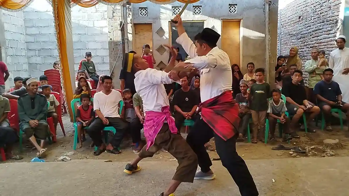 Melihat Atraksi Tari Manca dalam Tradisi Pernikahan Suku Bajo di Nangahale Sikka