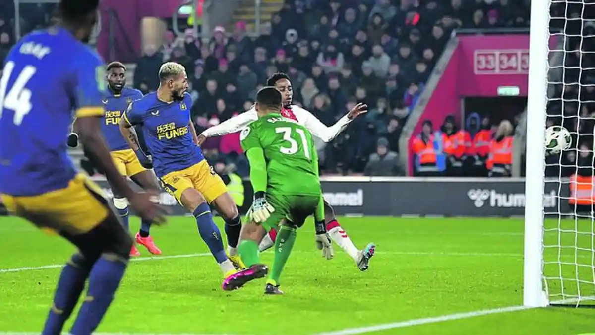 Hasil Semifinal Piala Liga Inggris Southampton Vs Newcastle, Keberuntungan Ketiga Joelinton
